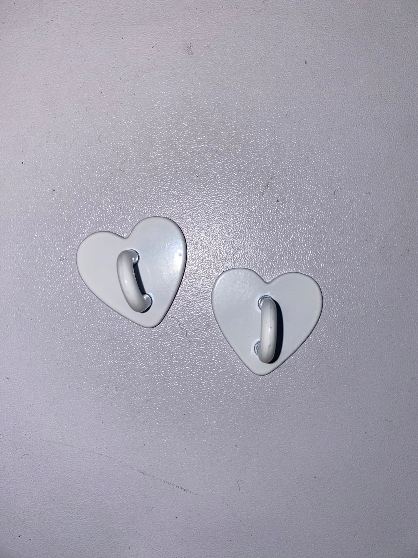 White adhesive heart connectors